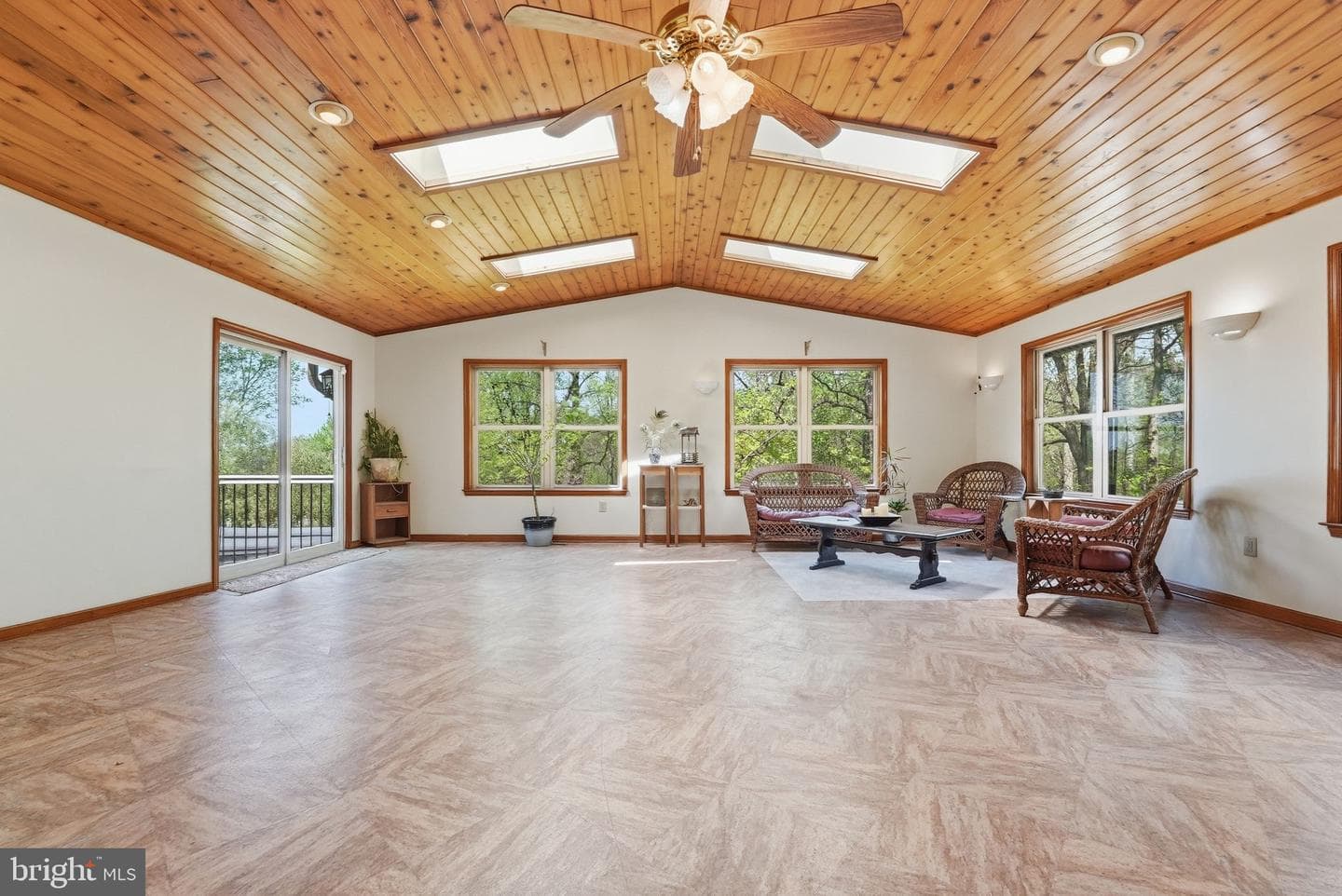 648 Creek Road photo 32