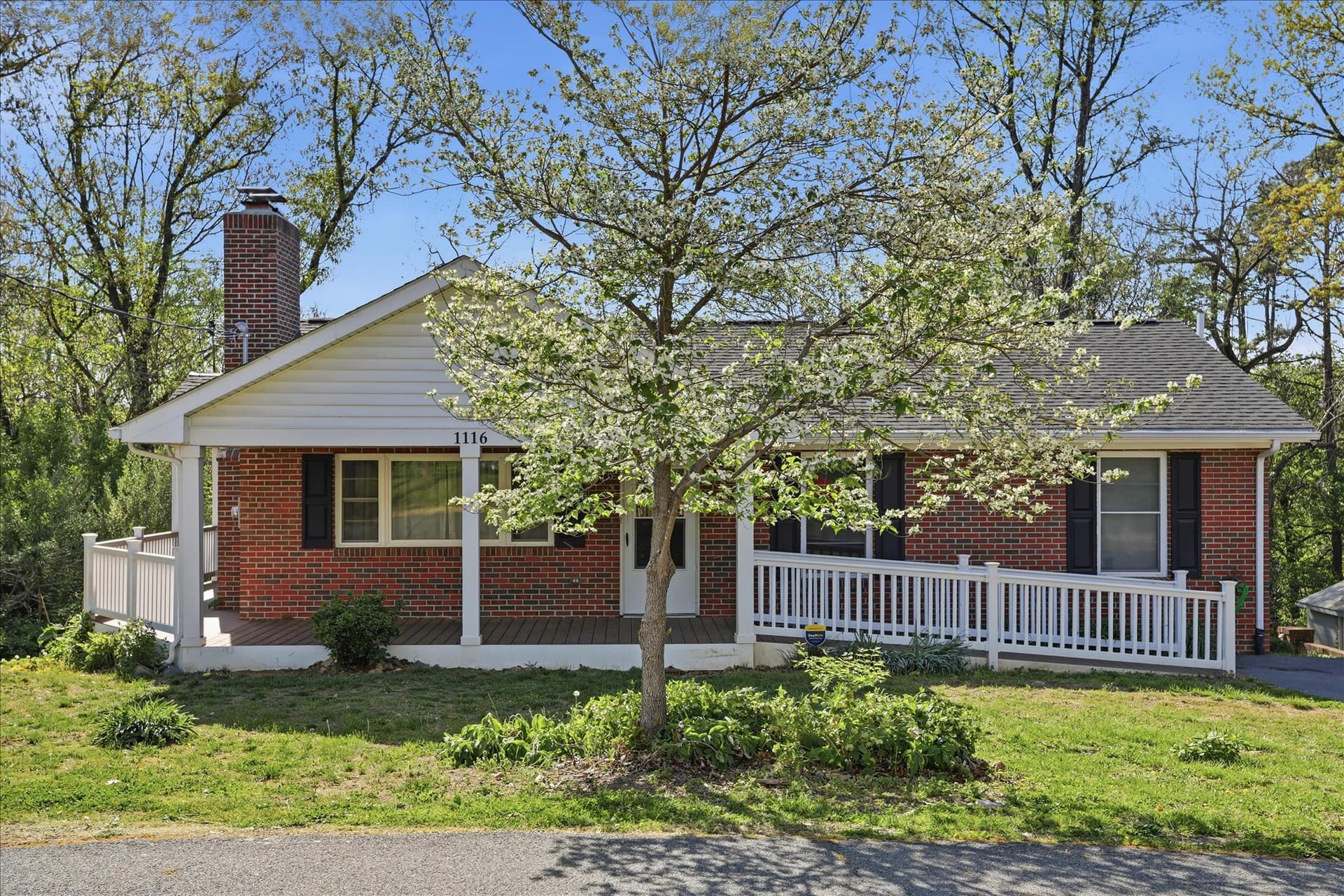 1116 Summit Avenue photo 5