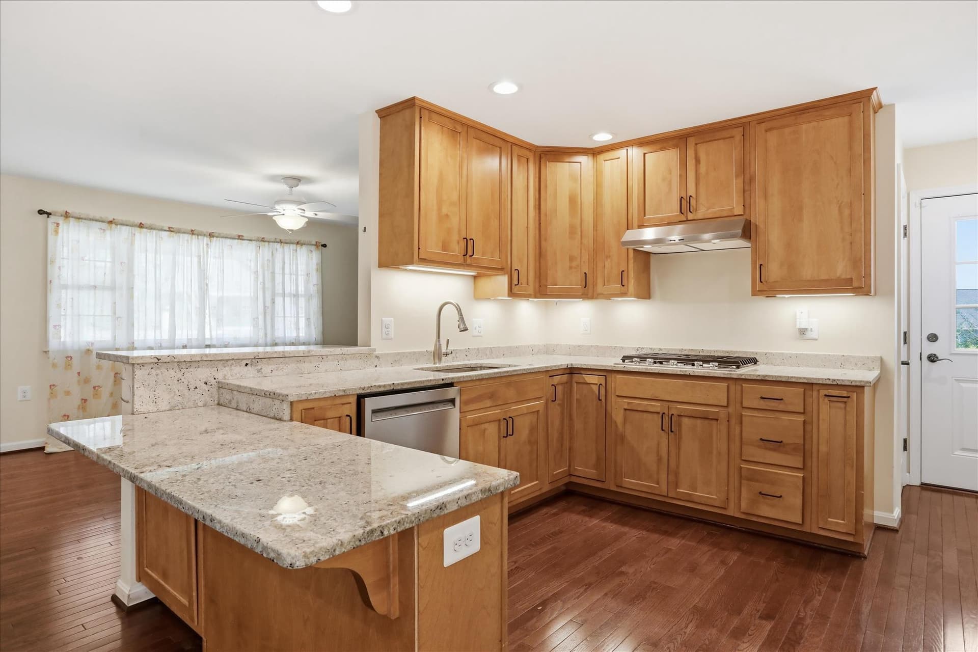 1116 Summit Avenue photo 8
