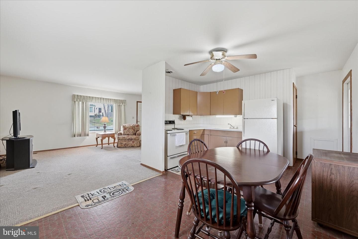 814 W 15th Street photo 3
