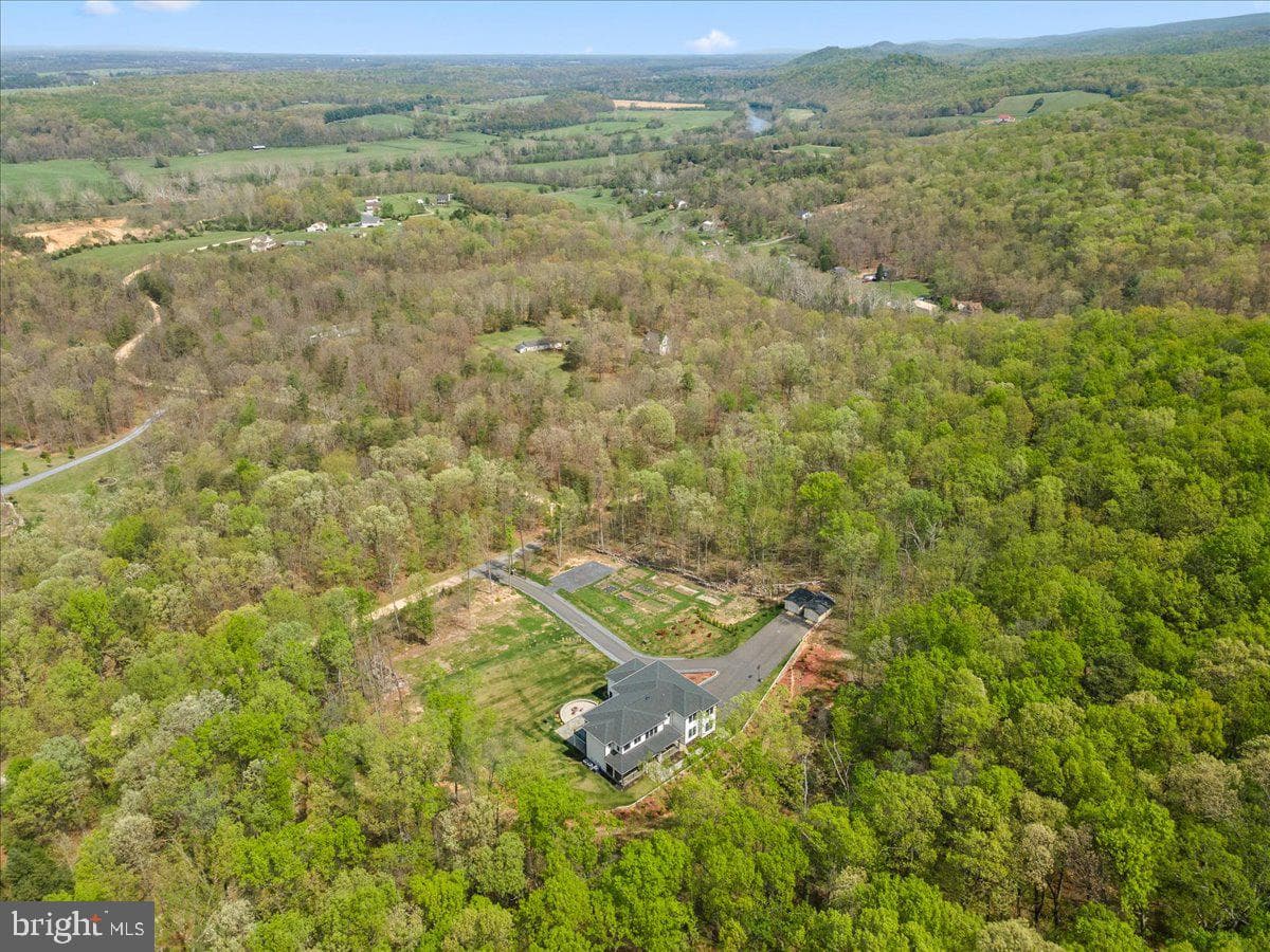 138 Wooded Lane photo 100