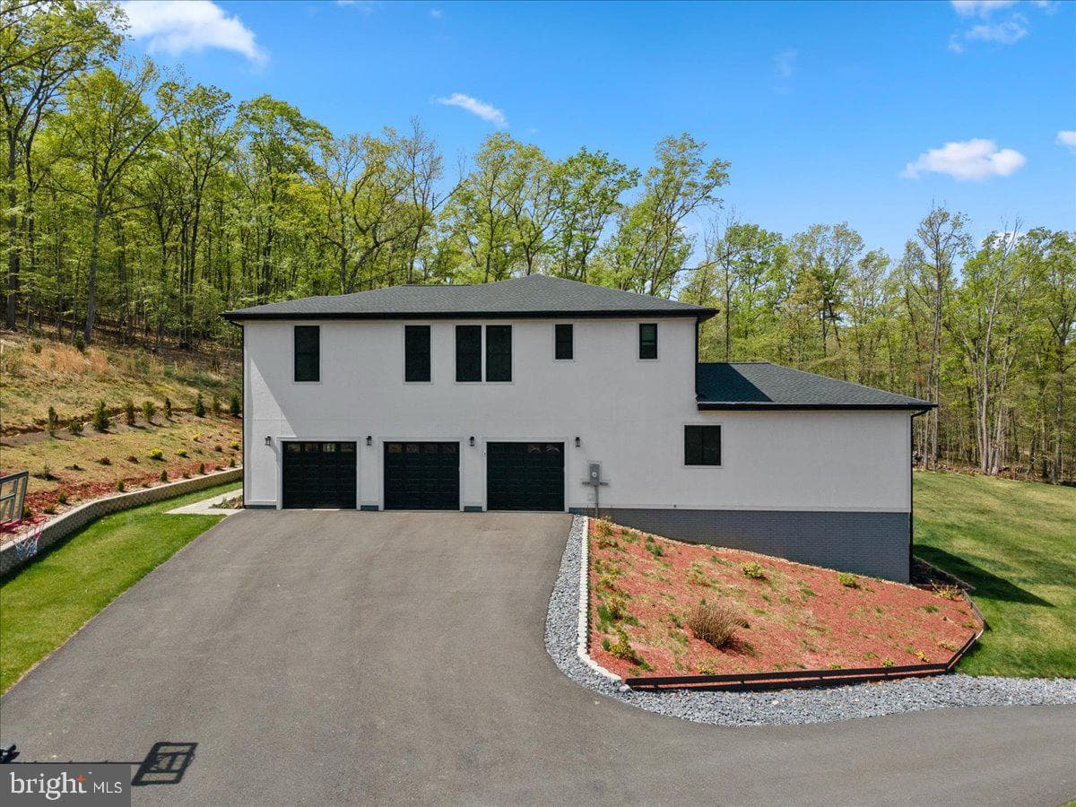 138 Wooded Lane photo 102
