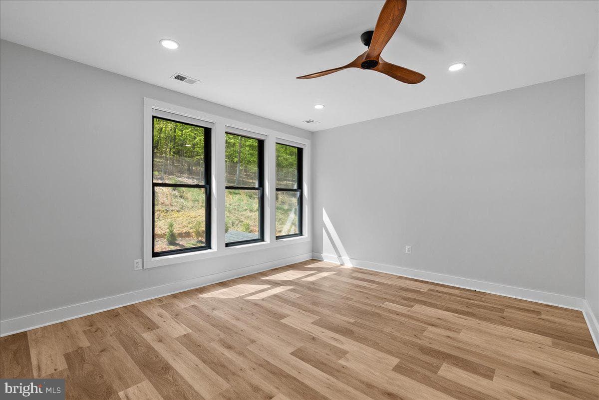 138 Wooded Lane photo 52