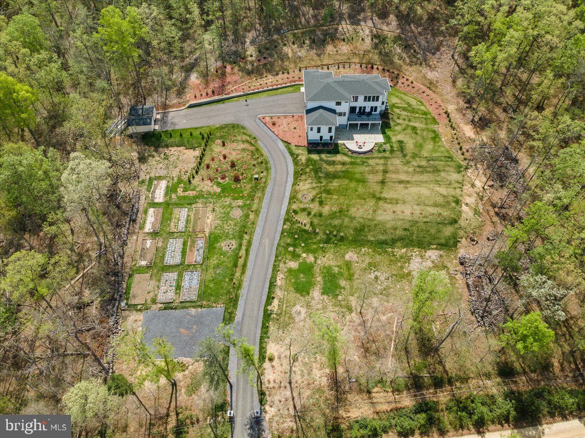 138 Wooded Lane photo 88