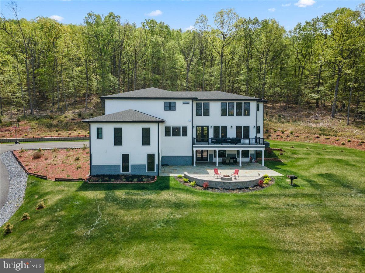 138 Wooded Lane photo 91