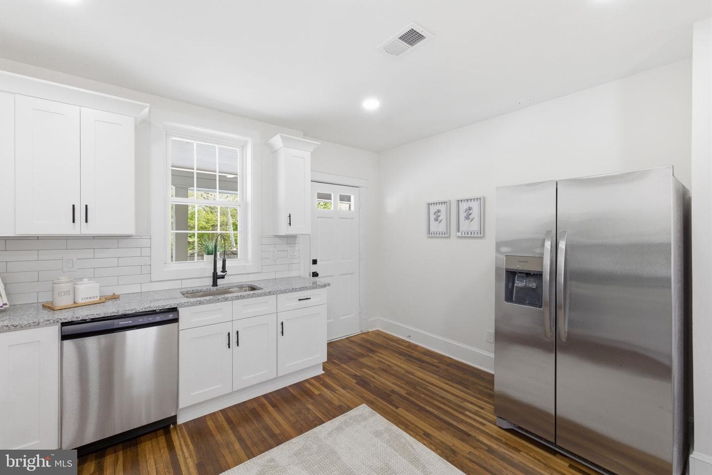 1101 N Royal Avenue N photo 13