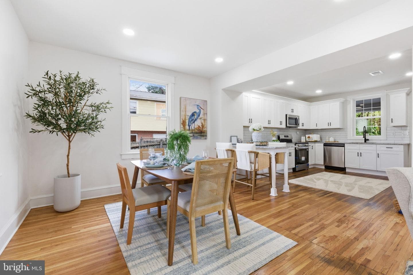 1101 N Royal Avenue N photo 18
