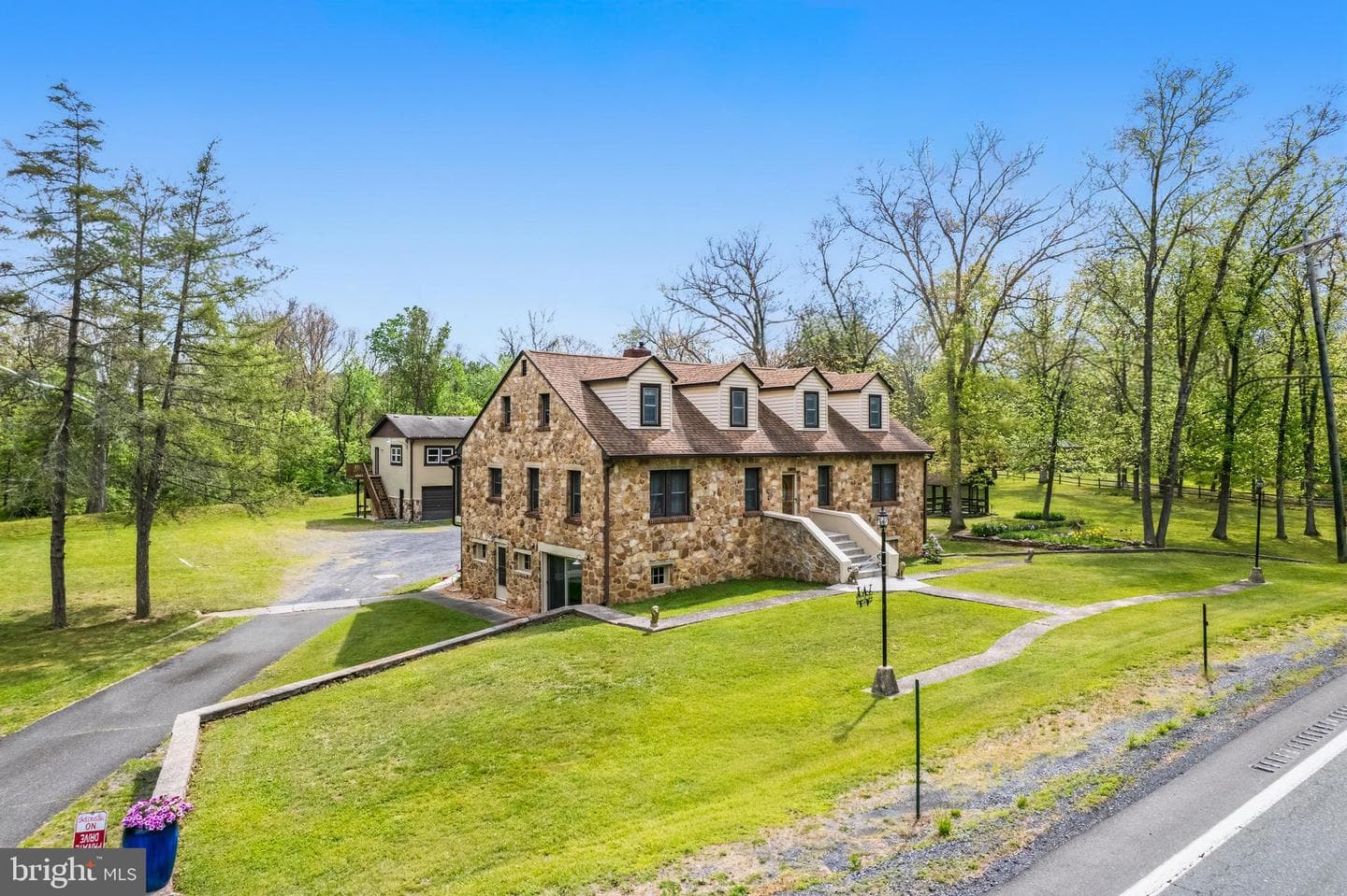 3593 & 3579 Strasburg Road, Strasburg