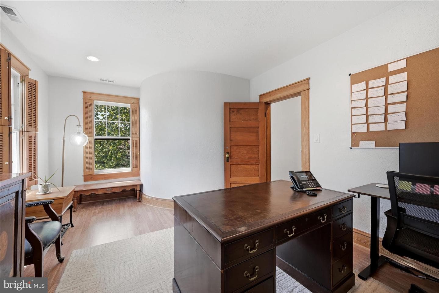 502 N Royal Avenue photo 30
