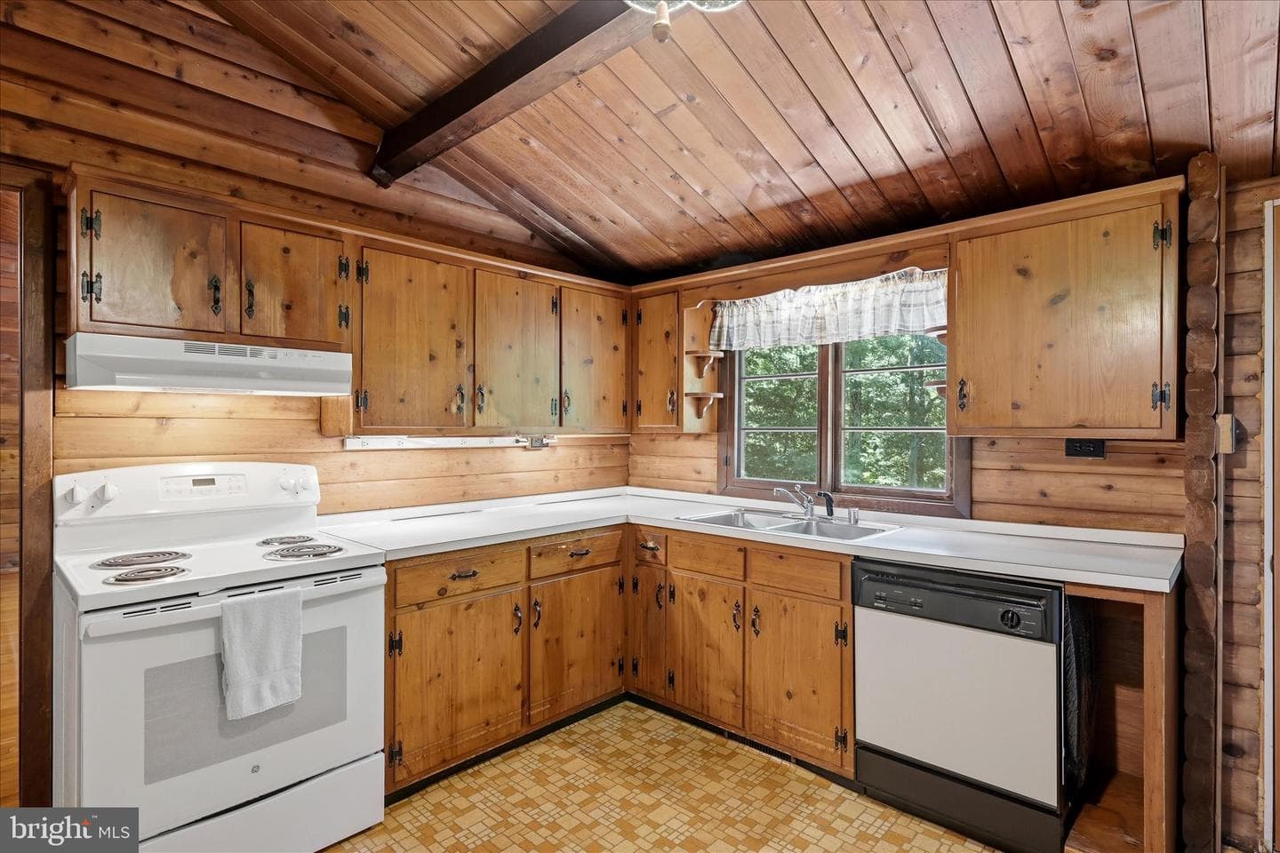 198 Spruce Road photo 31