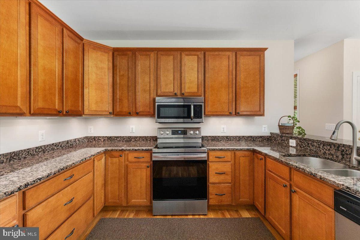 849 Village Court photo 3