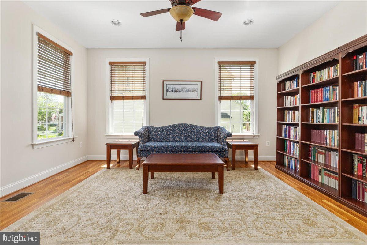 849 Village Court photo 9