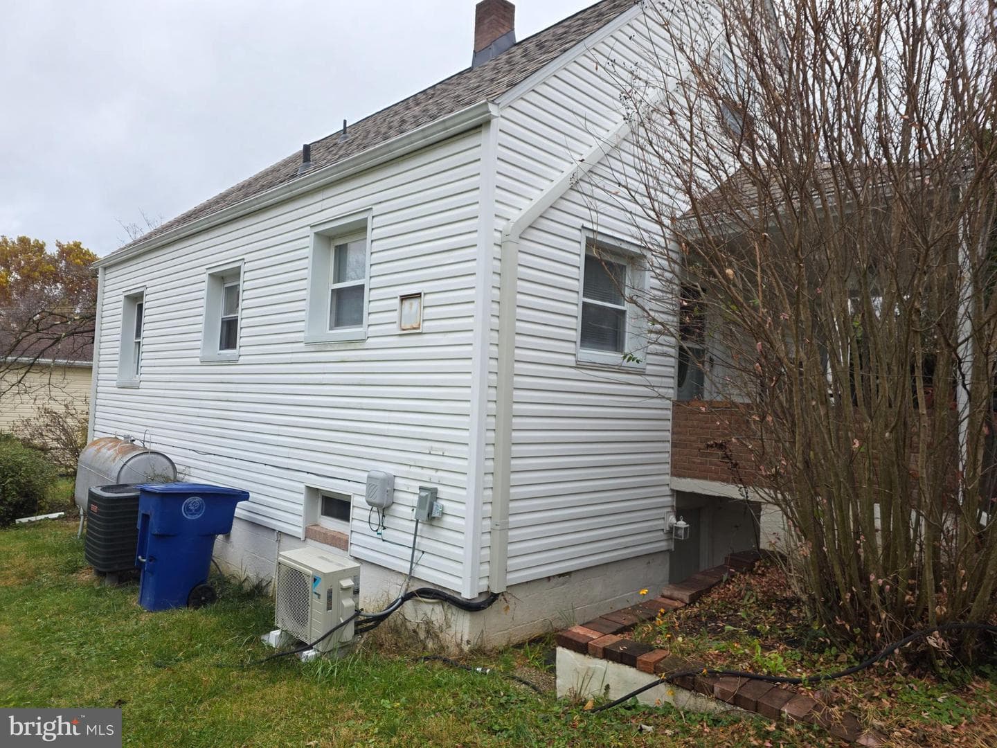 368 W 9th Street photo 17
