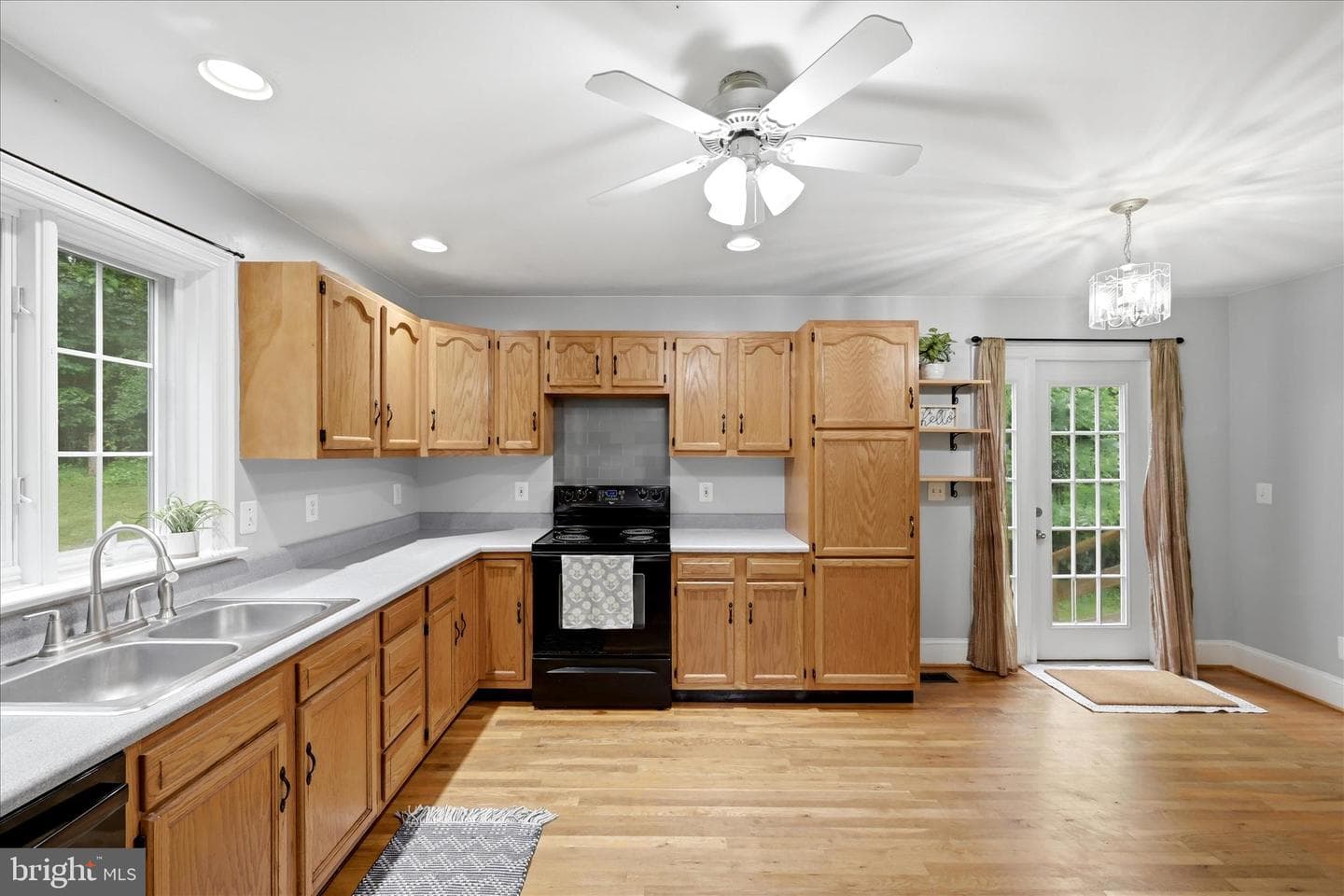 348 Pine Shores Drive photo 10