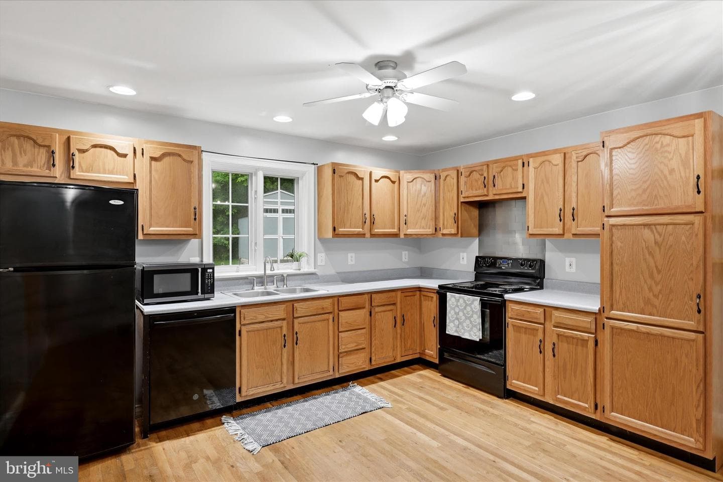 348 Pine Shores Drive photo 9