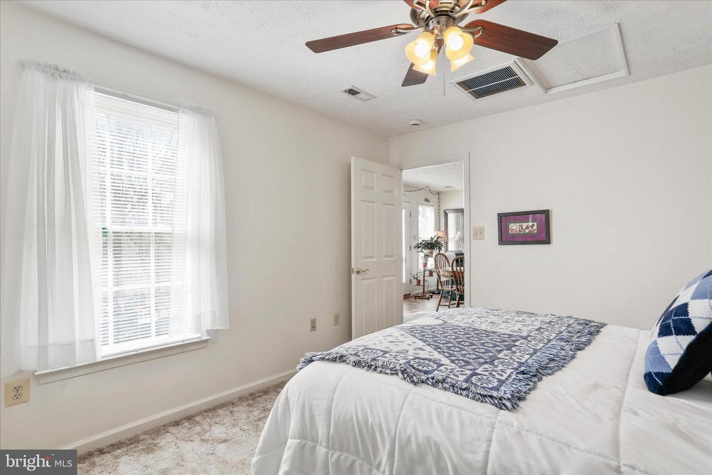 573 Lewis Street photo 15
