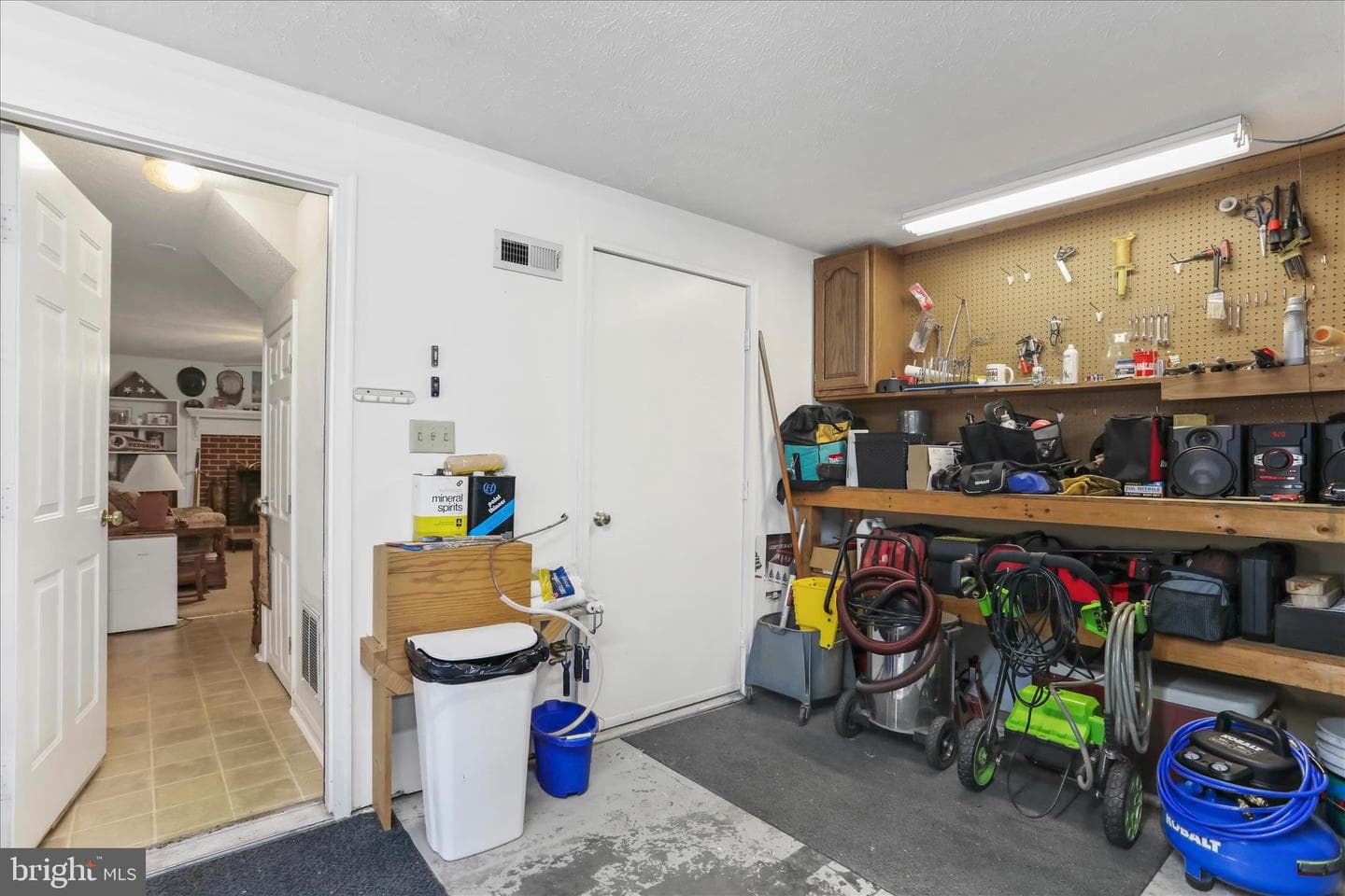 573 Lewis Street photo 35