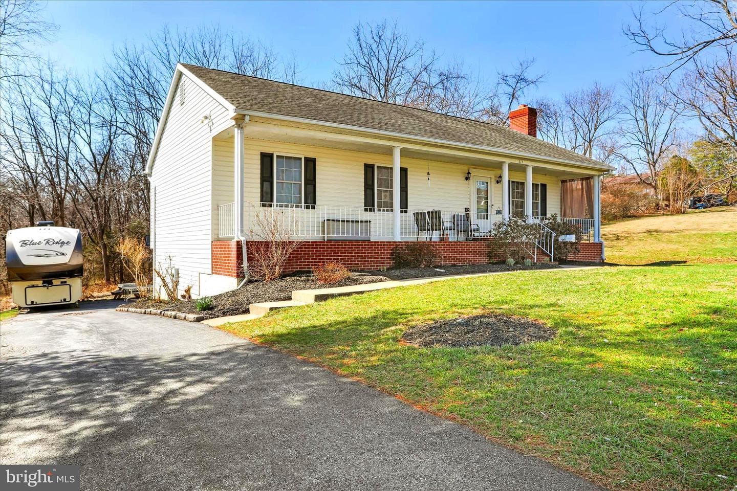 573 Lewis Street photo 40