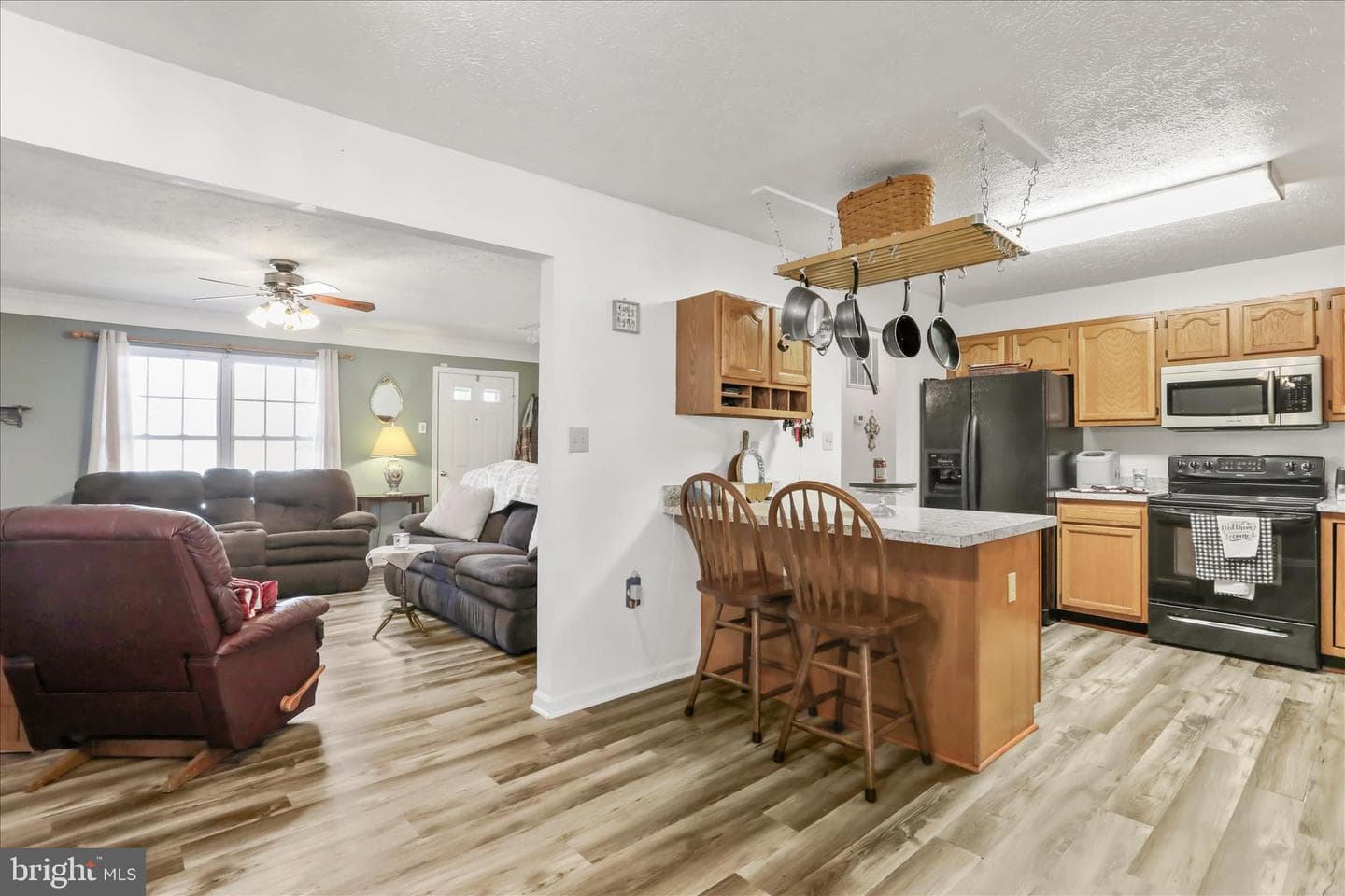 573 Lewis Street photo 6