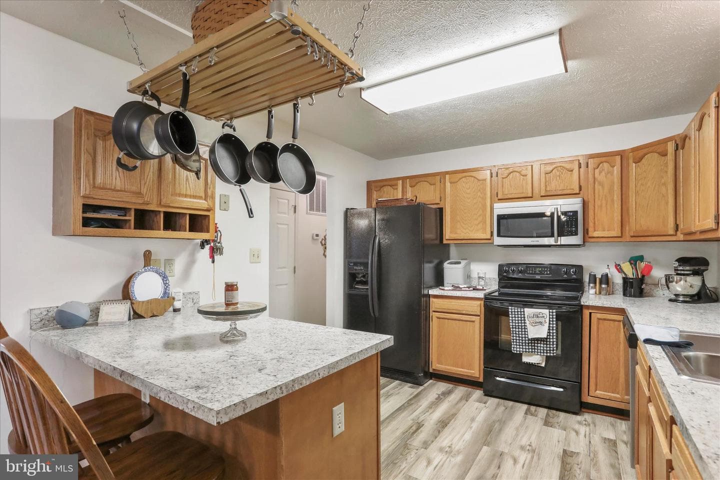 573 Lewis Street photo 7