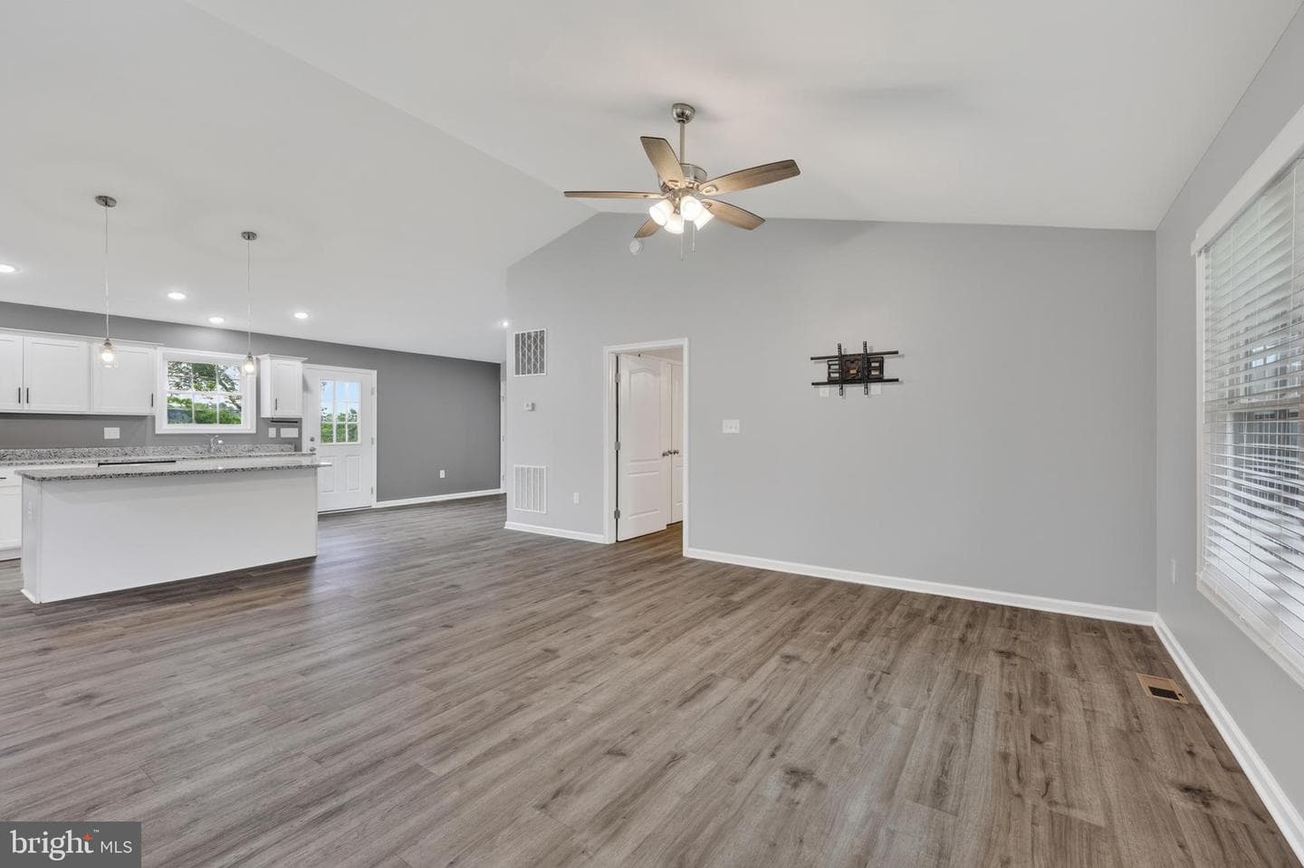 643 Pine Ridge Drive photo 4