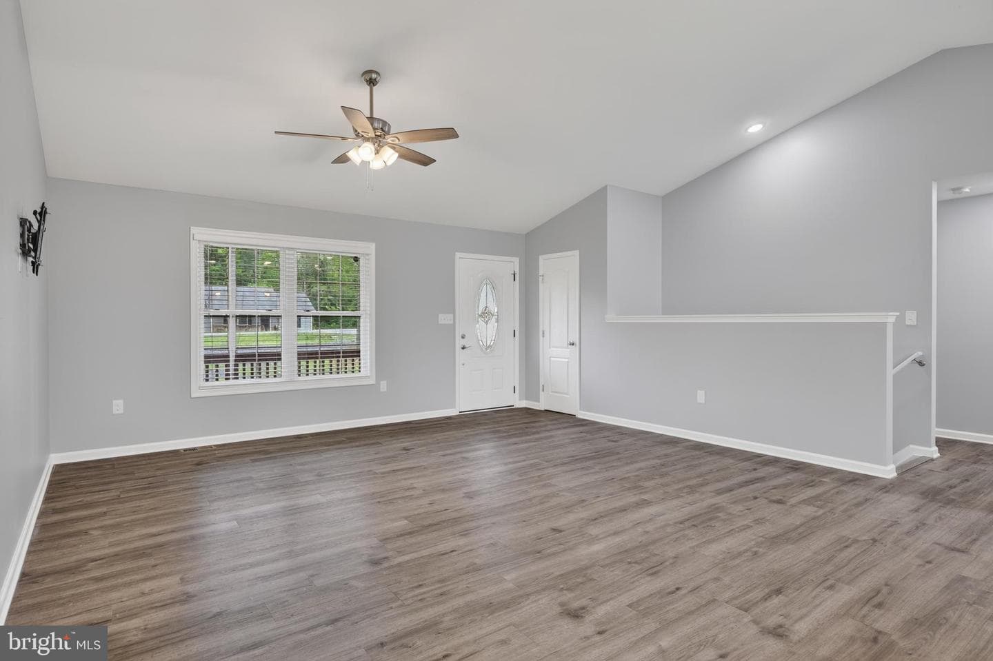 643 Pine Ridge Drive photo 6