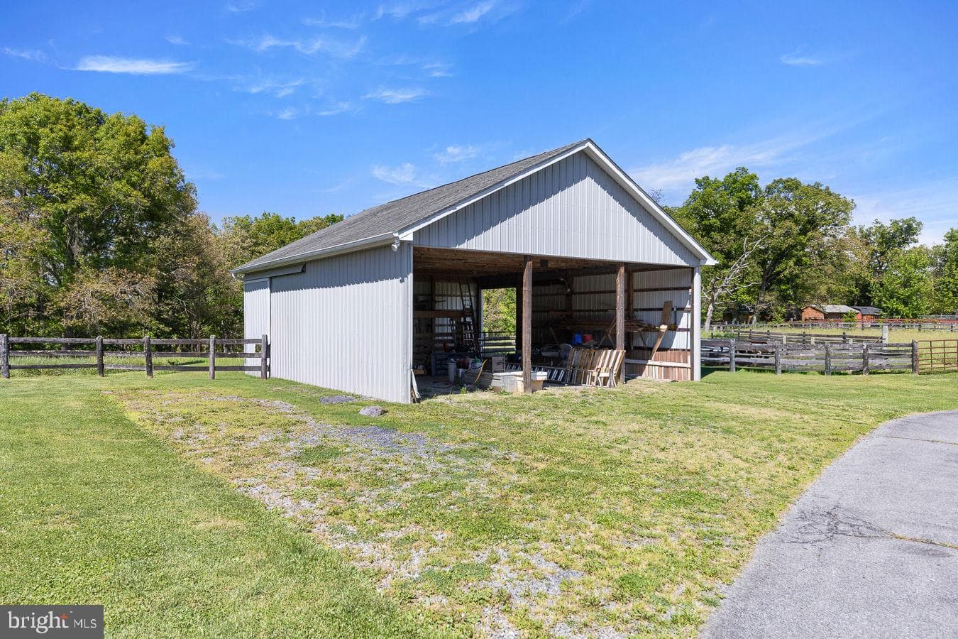 485 Esteppe Road photo 8