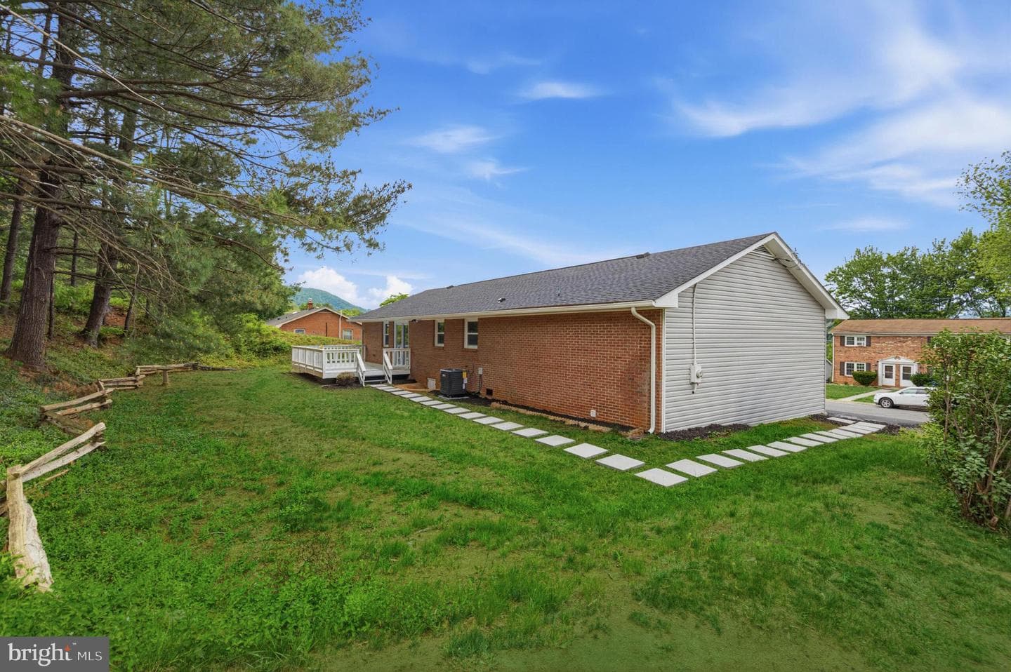 210 S Shenandoah Avenue photo 10