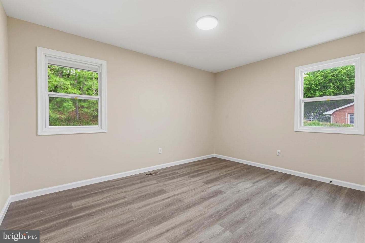210 S Shenandoah Avenue photo 18