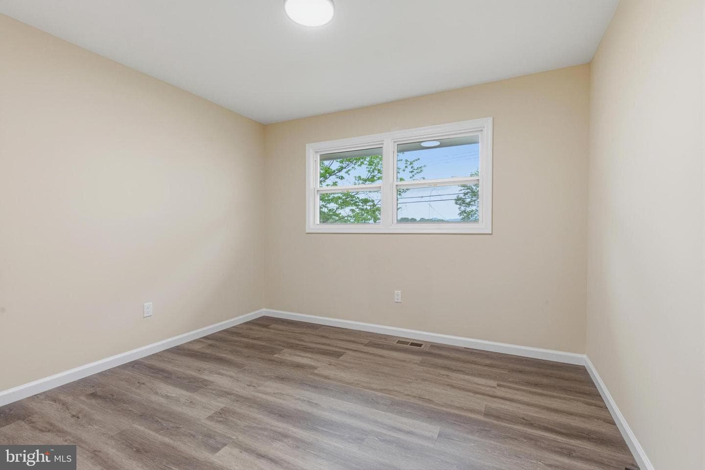 210 S Shenandoah Avenue photo 19