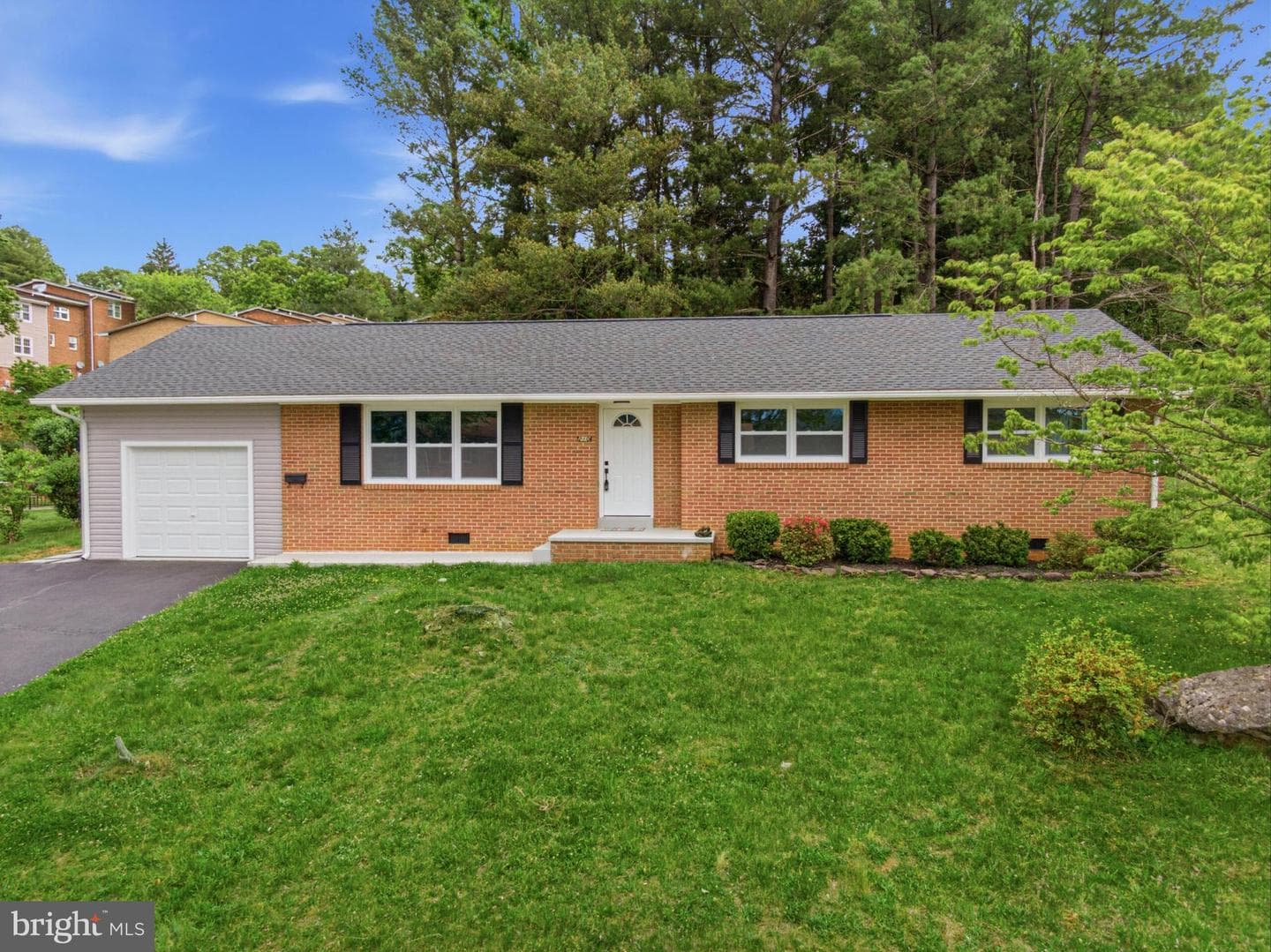 210 S Shenandoah Avenue, Front Royal