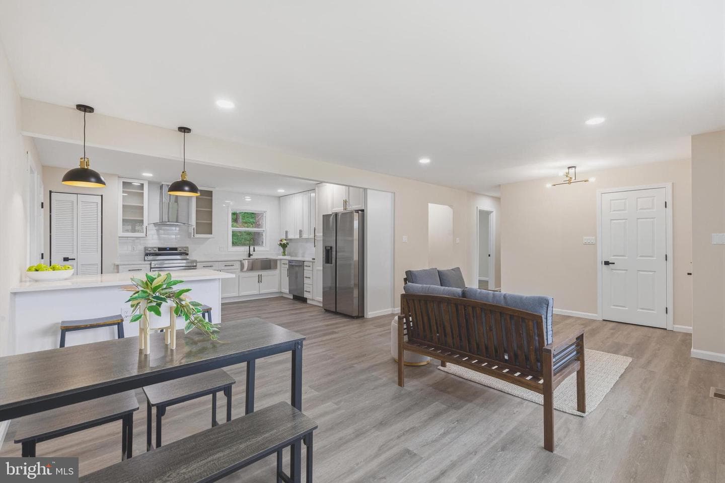 210 S Shenandoah Avenue photo 3