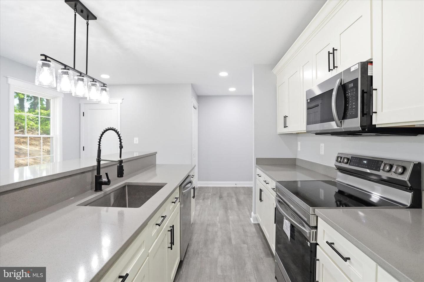 1357 N Royal Avenue photo 15