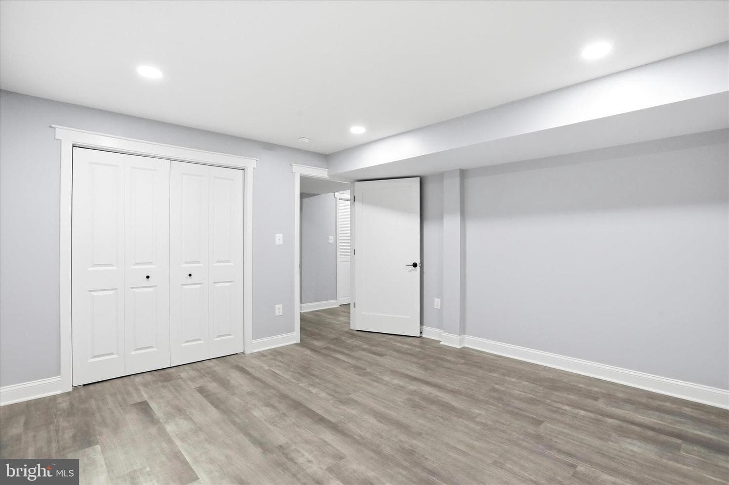 1357 N Royal Avenue photo 41