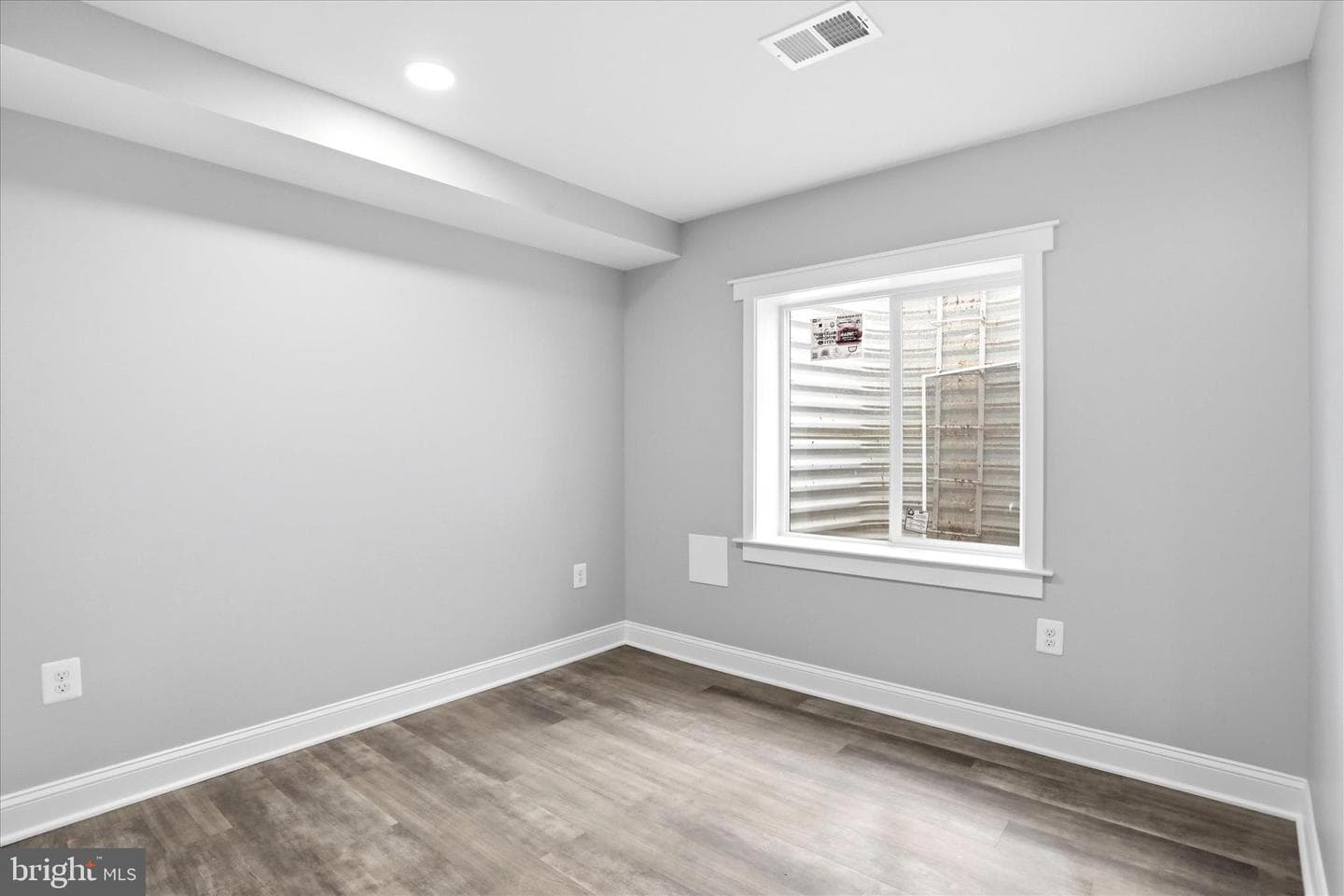 1357 N Royal Avenue photo 42