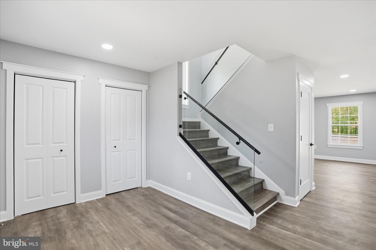 1357 N Royal Avenue photo 5