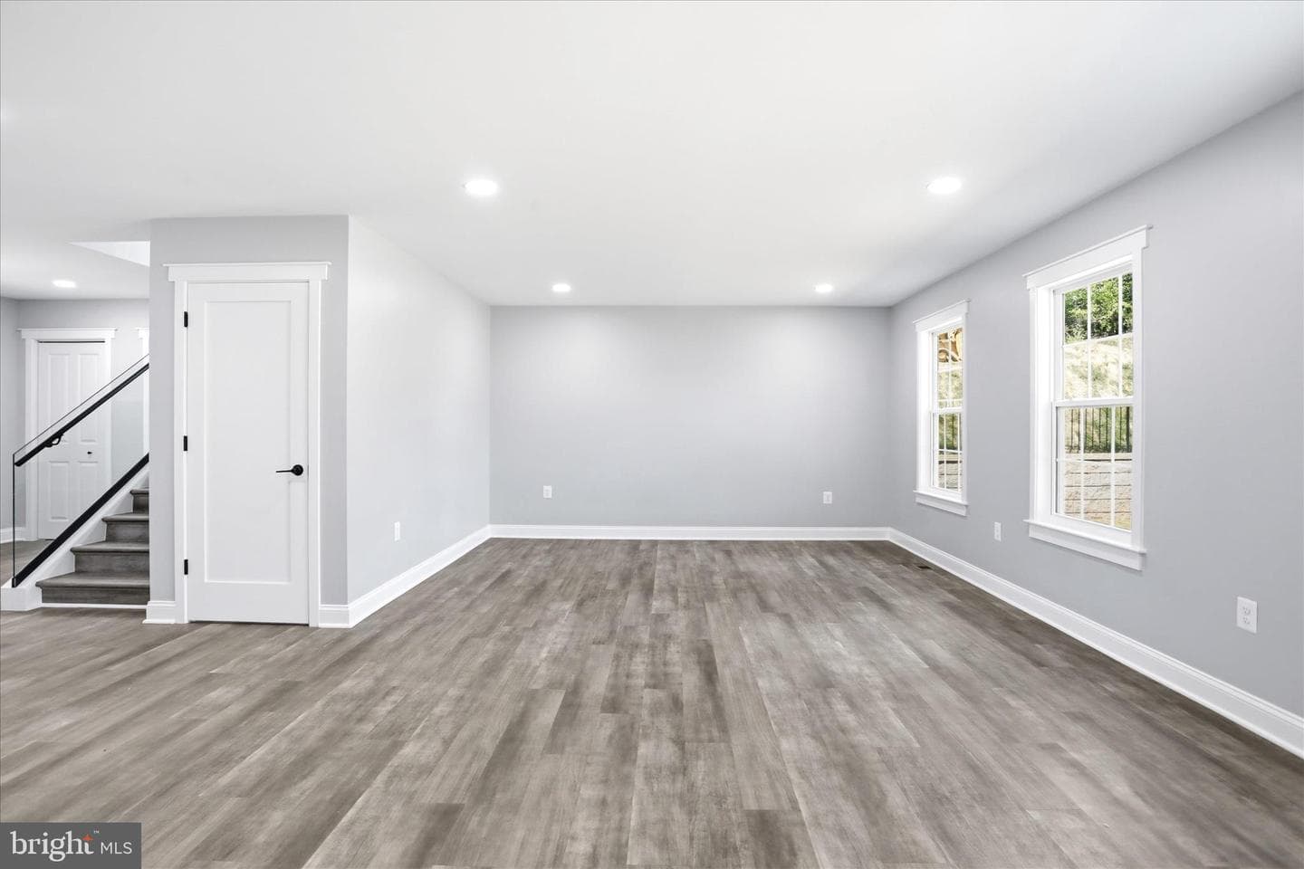 1357 N Royal Avenue photo 7