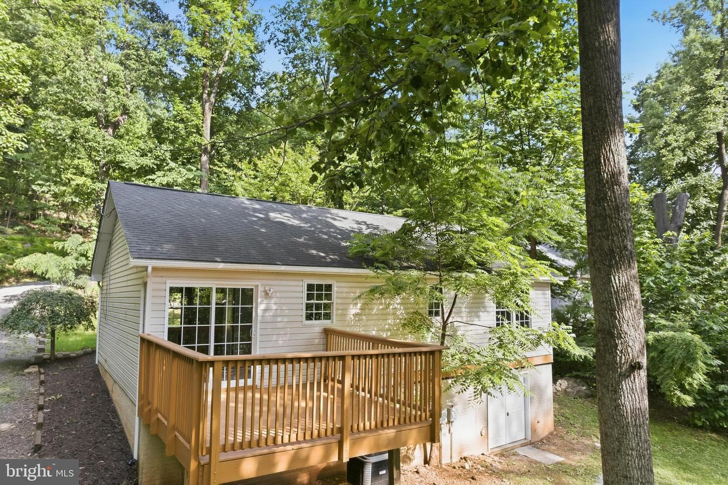 997 Wilderness Rd photo 4
