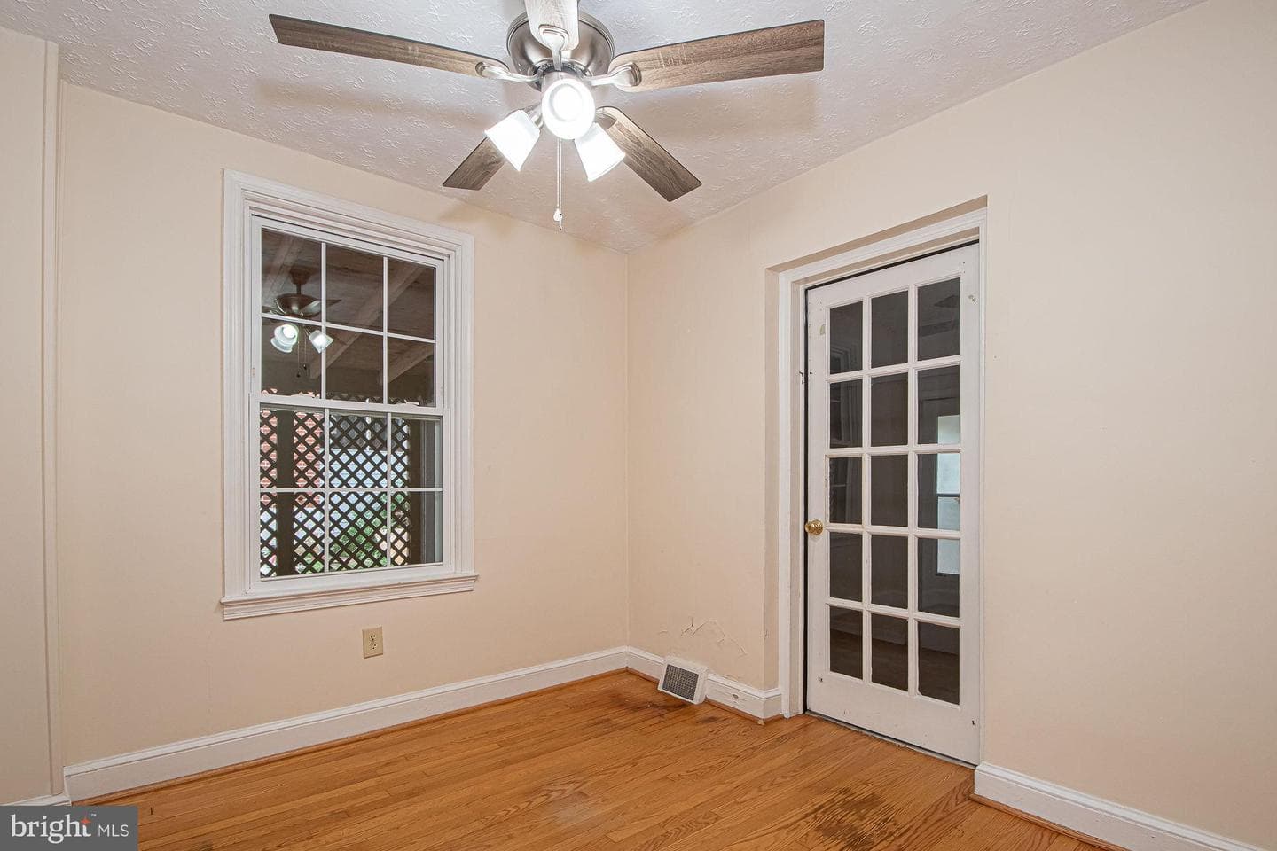 511 Happy Creek Road photo 13