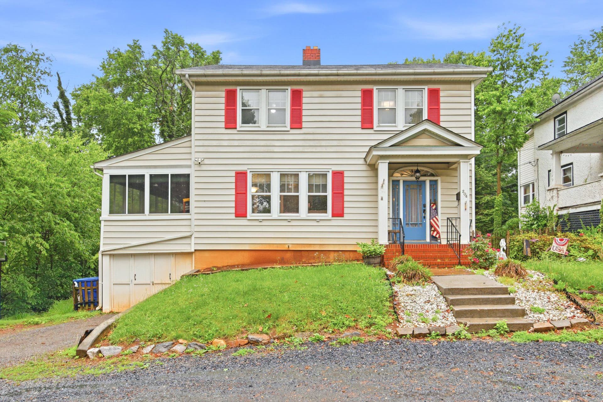204 Grand Avenue photo 2