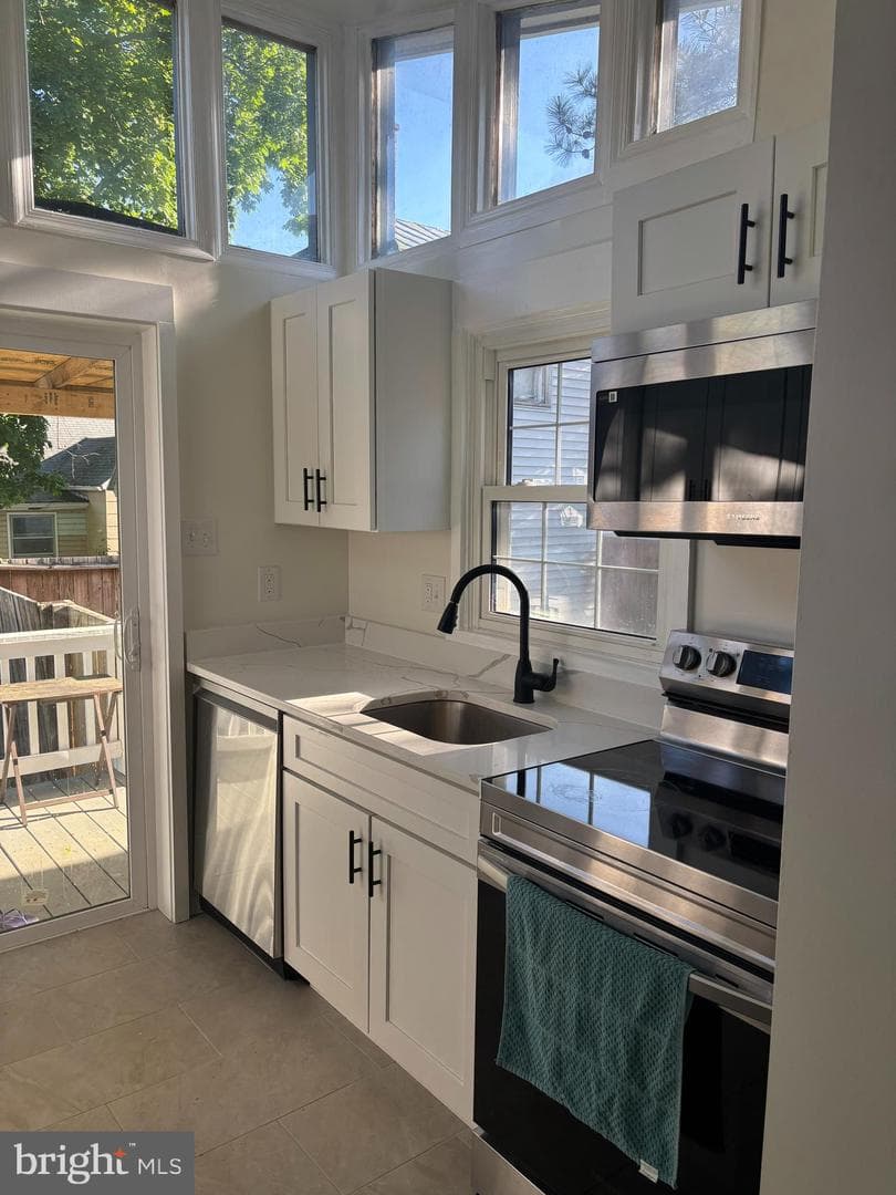 310 Frazer Place photo 11
