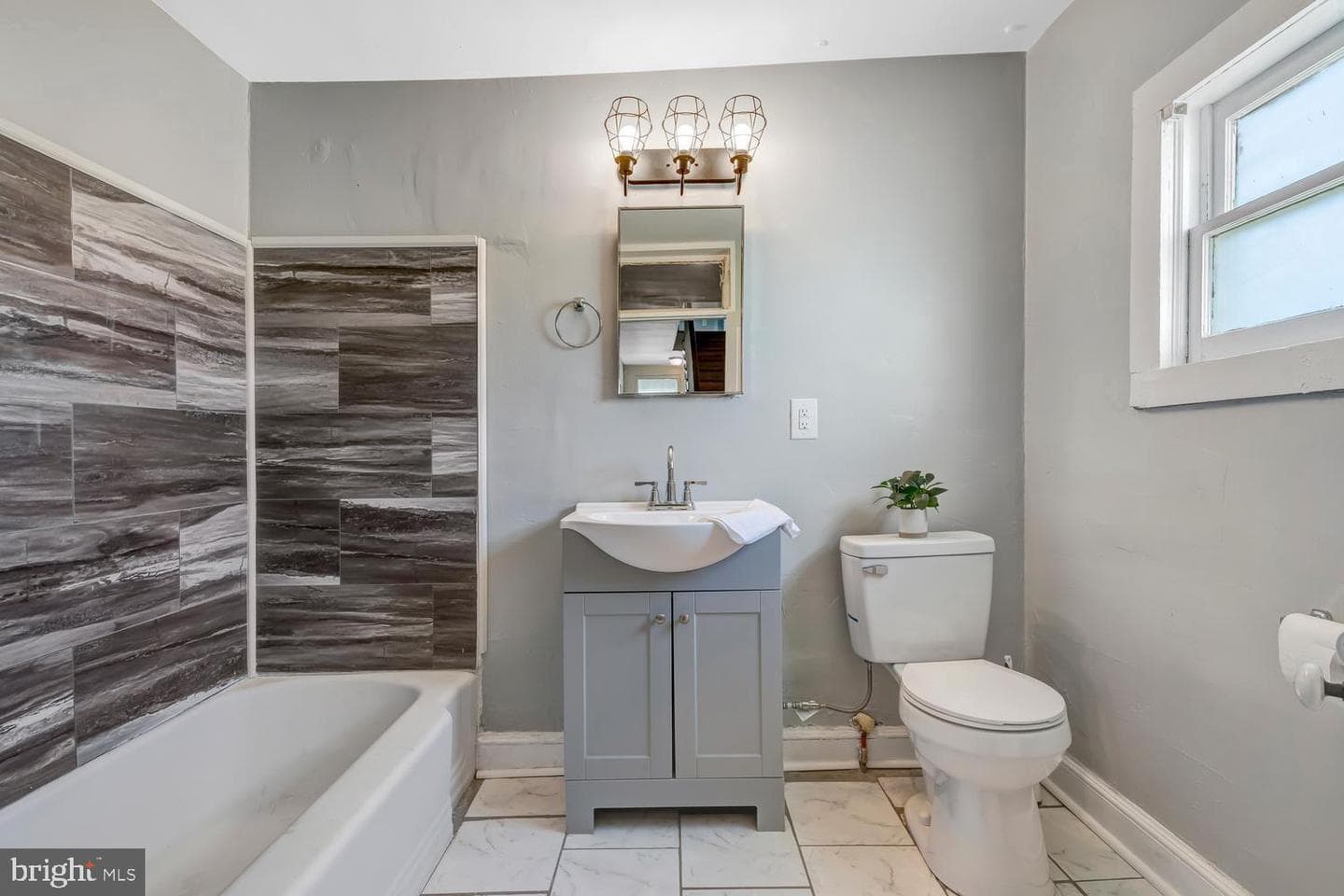 203 Lee Street photo 14
