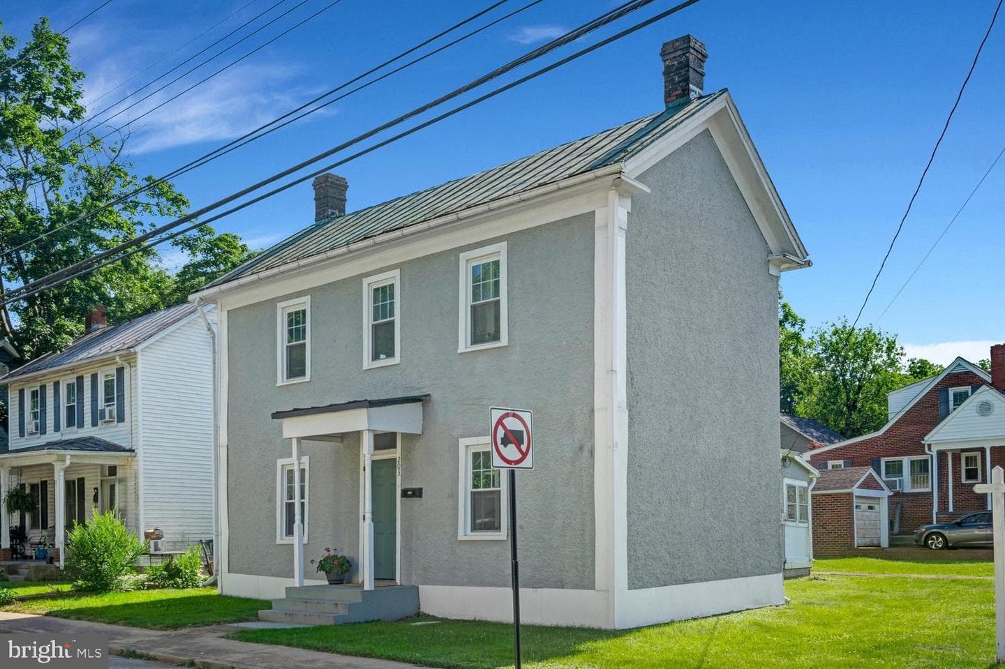 203 Lee Street photo 3