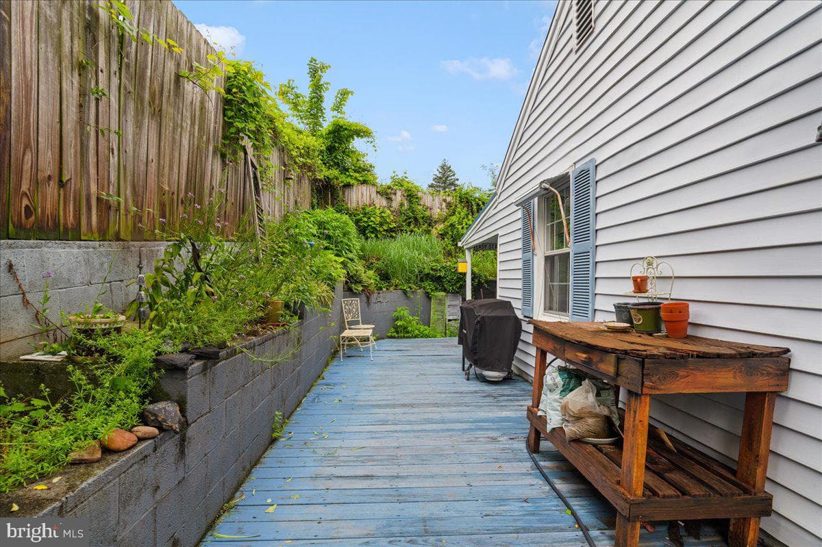 303 Lee Street photo 29