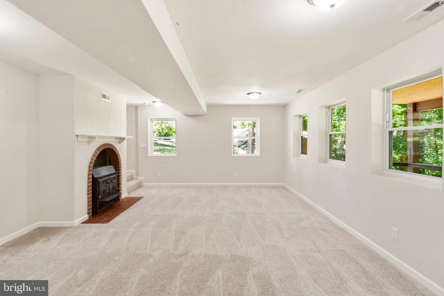 163 Apple Way photo 32