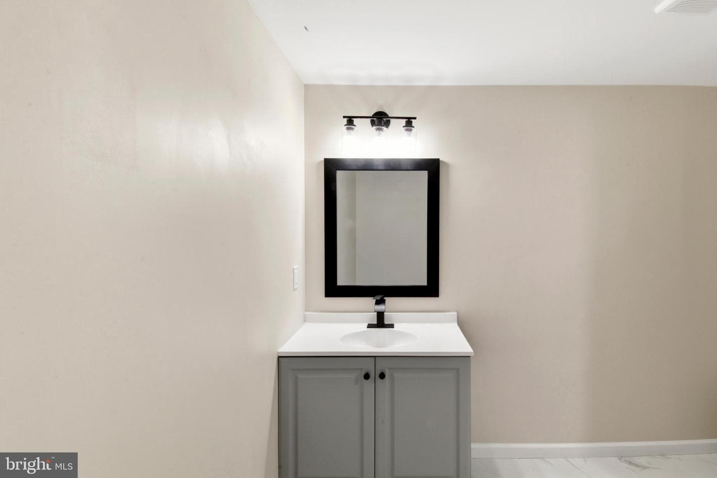 163 Apple Way photo 35