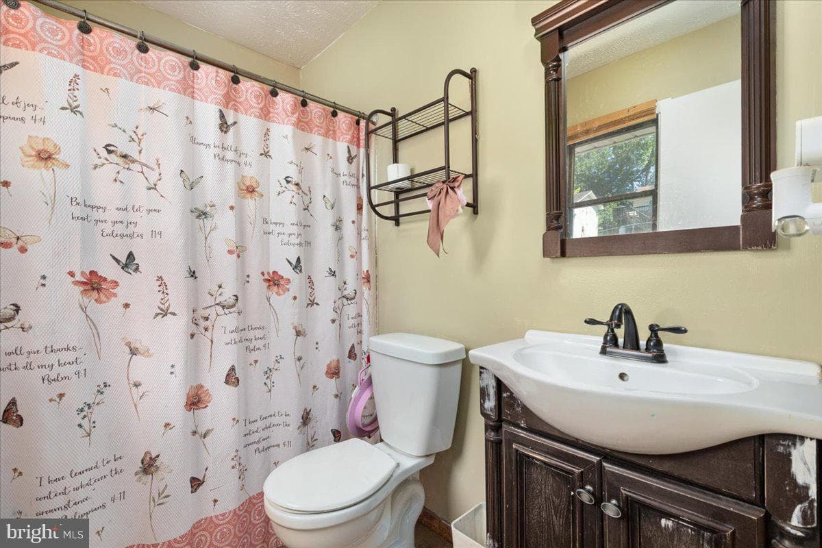 1475 Markham Street photo 16