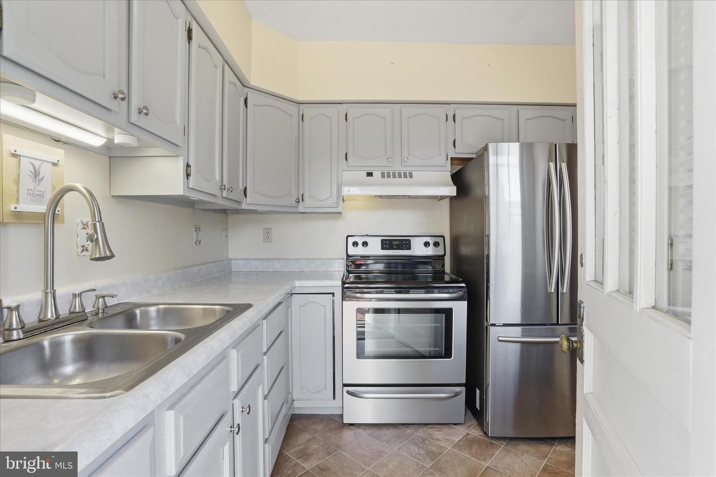605 Stockton Road photo 4