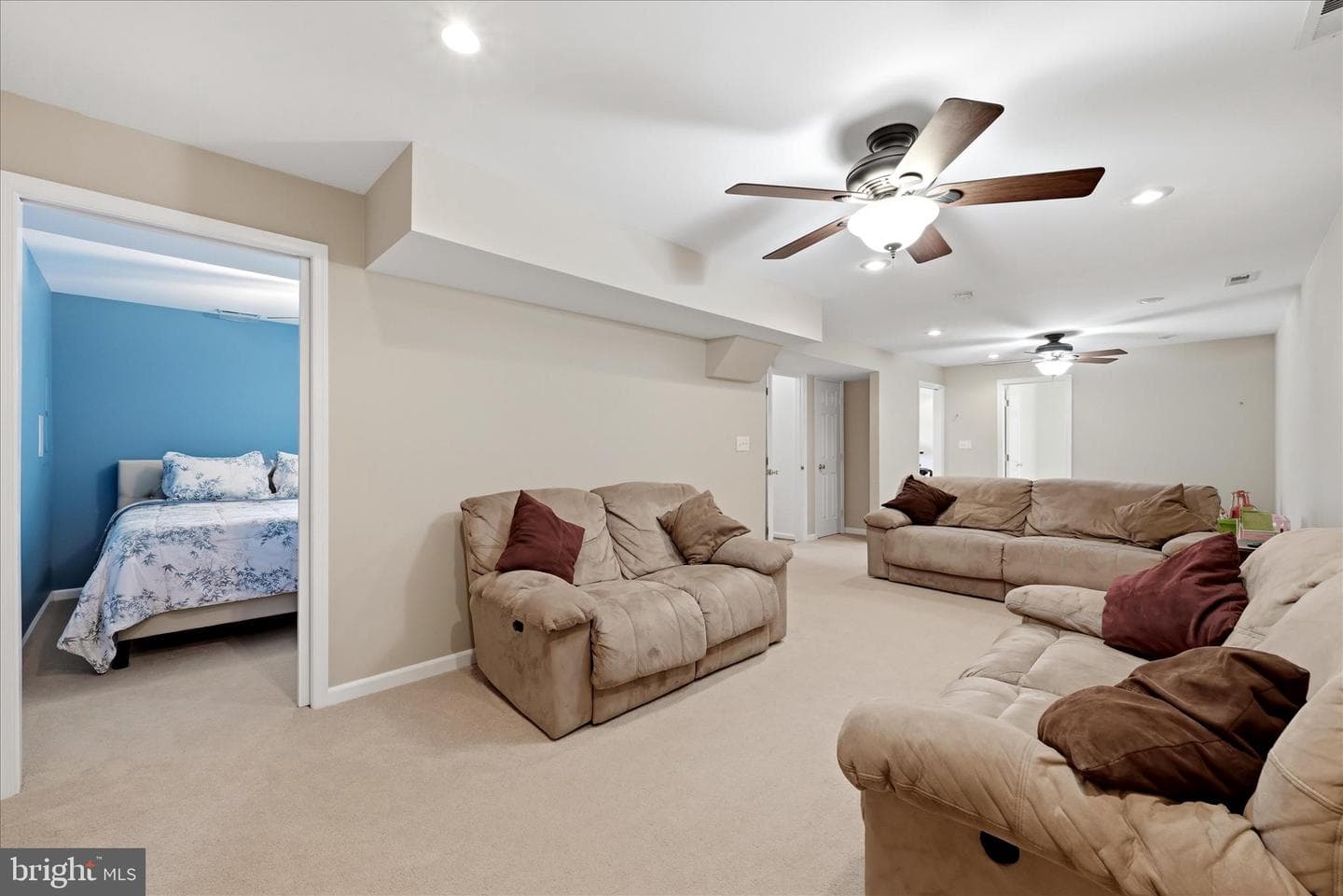 389 W Duck St photo 16
