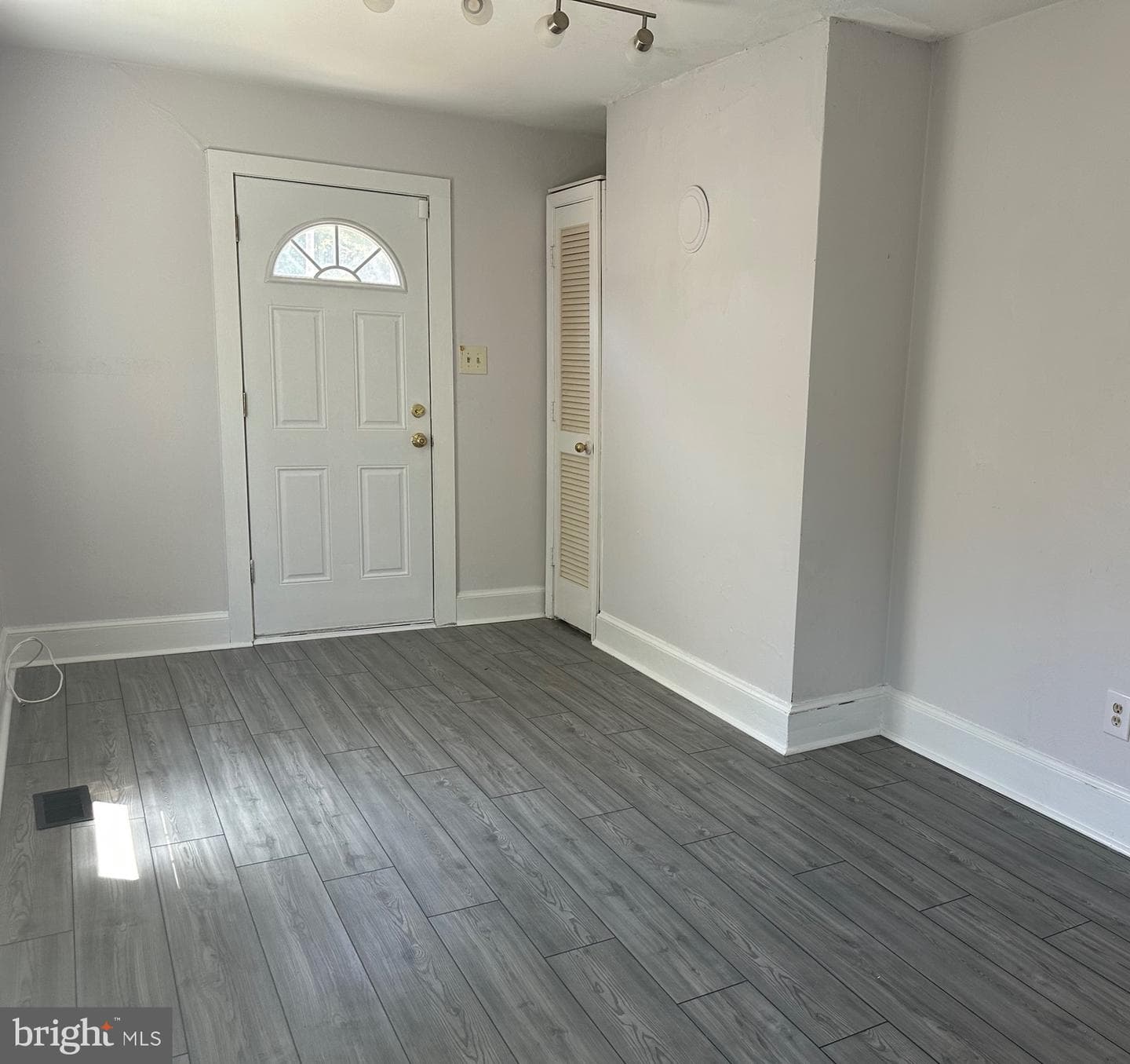 1420 John Marshall Highway photo 15